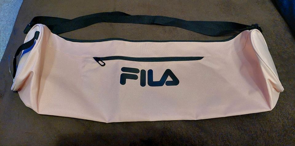 Schlauchtasche von "FILA" Rose ca.68 cm neu in Berlin