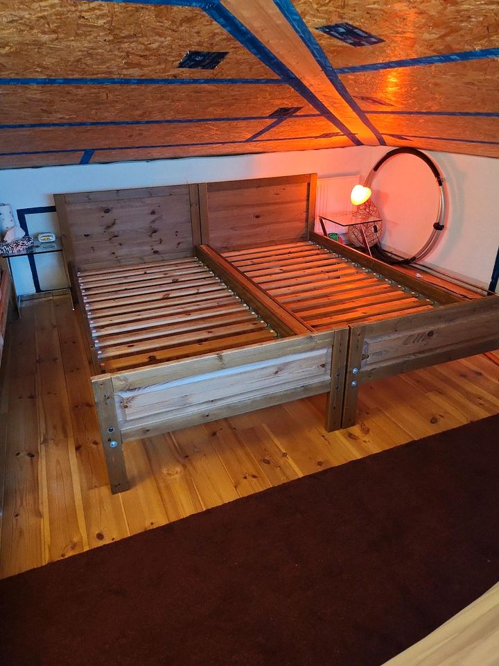 Großes Schlafzimmer Bett 2 x 2 Meter mit neue Matratze in Dresden