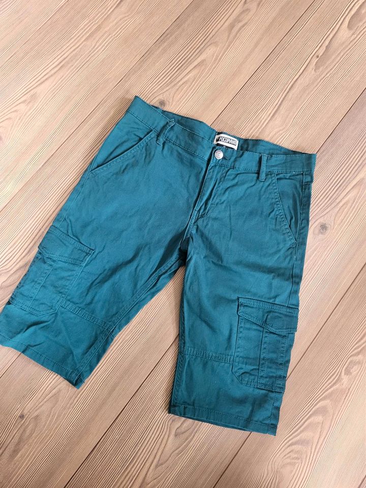 Kurze Hose Shorts Gr. 158 türkis in Radebeul