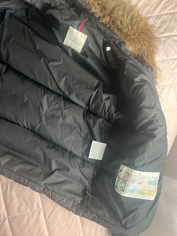 Moncler Daunenjacke mit Fell Herren in Köln