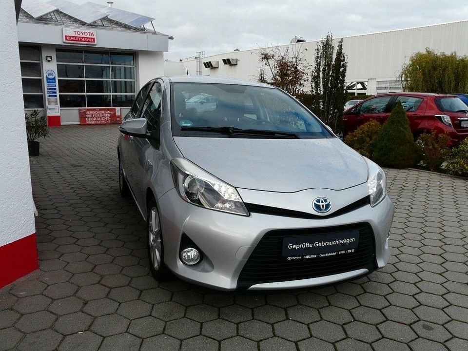 Toyota Yaris 1,5 Hybrid Club in Cham