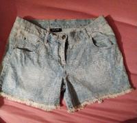 Kurze Jeans Hose mit Muster + Fransen/ Hot Pants / Größe 38 Sachsen - Rochlitz Vorschau
