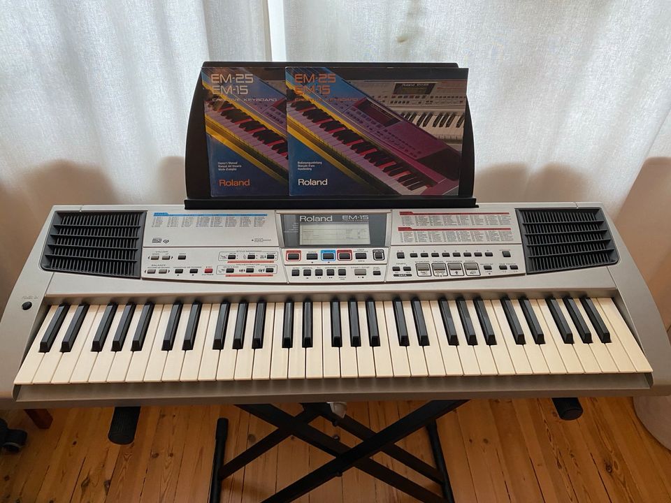 Keyboard Roland EM-15 in Hamburg