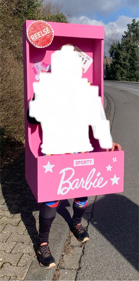 7 Faschingkostüme Barbie Kiste in Idar-Oberstein