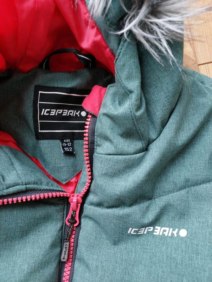 Winterjacke ICEPAEK Gr. 152 in Neustadt