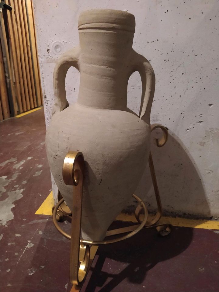 Vase mit Ständer in Ludwigshafen