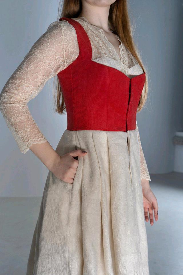 Dirndl Scarlet 2 Schürzen Handmade Samt Rot XL 42, 2XL 44 in Kranenburg