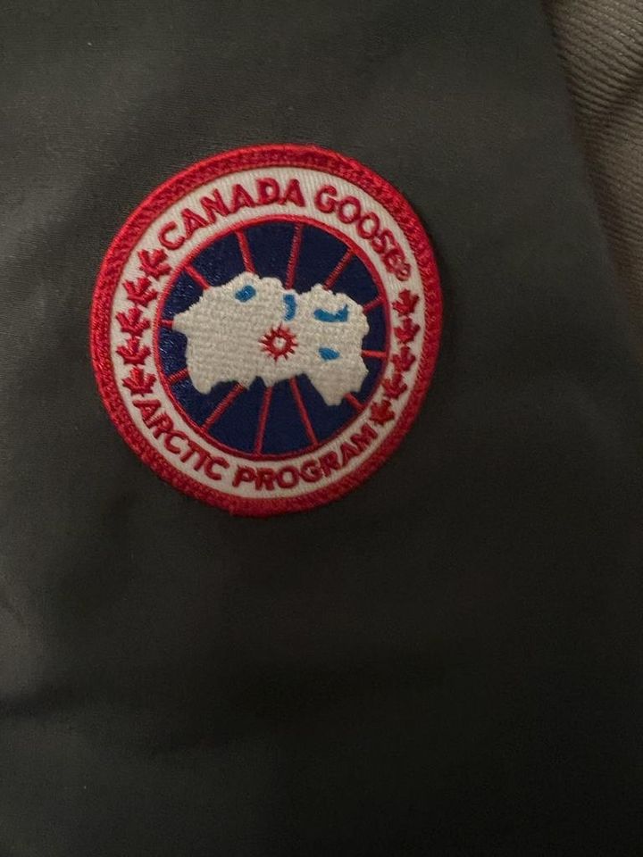 Original Canada Goose, Chateau Parka , Herren, Gr.M, in München