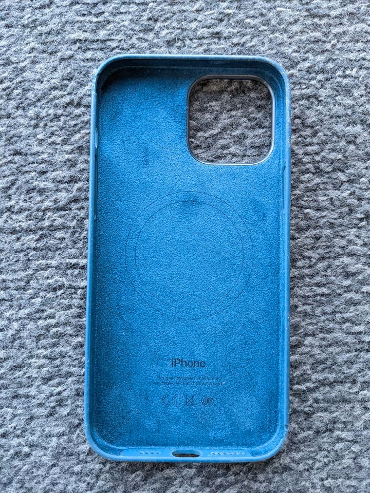 Apple Silikon Case mit MagSafe (für iPhone 13 Pro Max) Abyssblau in Körle