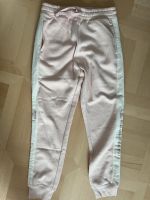 Schöne Jogginghose Stoffhose gemütliche Hose Champion, Gr M, neu Hessen - Herborn Vorschau