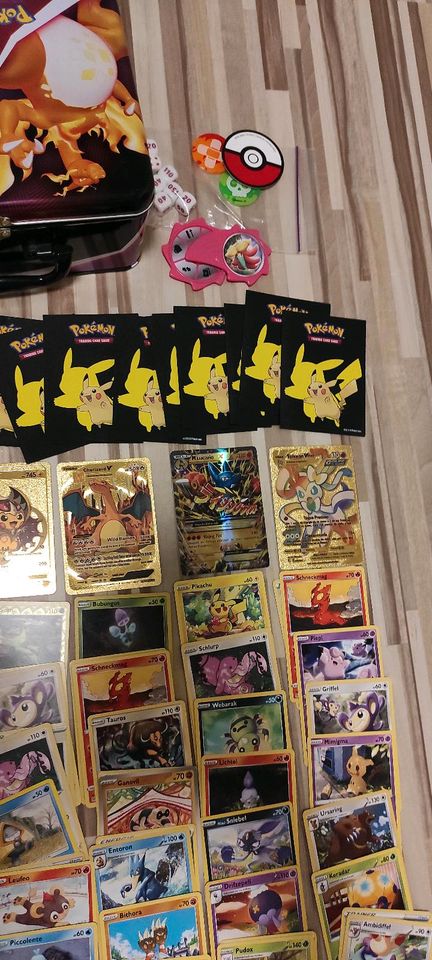 Pokemon Koffer mit 200 Karten + 20 Sleeves + verschiedenes in Düren