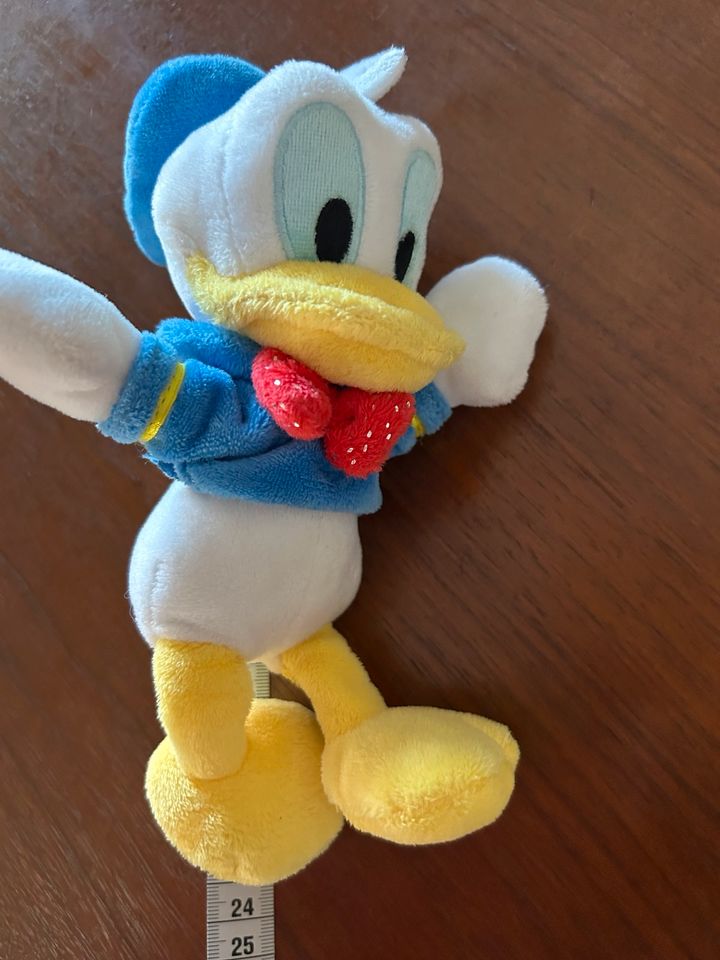 Donald Duck Plüschfigur in Altentreptow