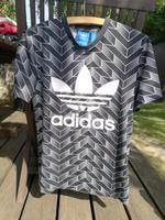 Adidas Shirt grau weiß XS T-Shirt Adidas Größe XS Brandenburg - Neuenhagen Vorschau