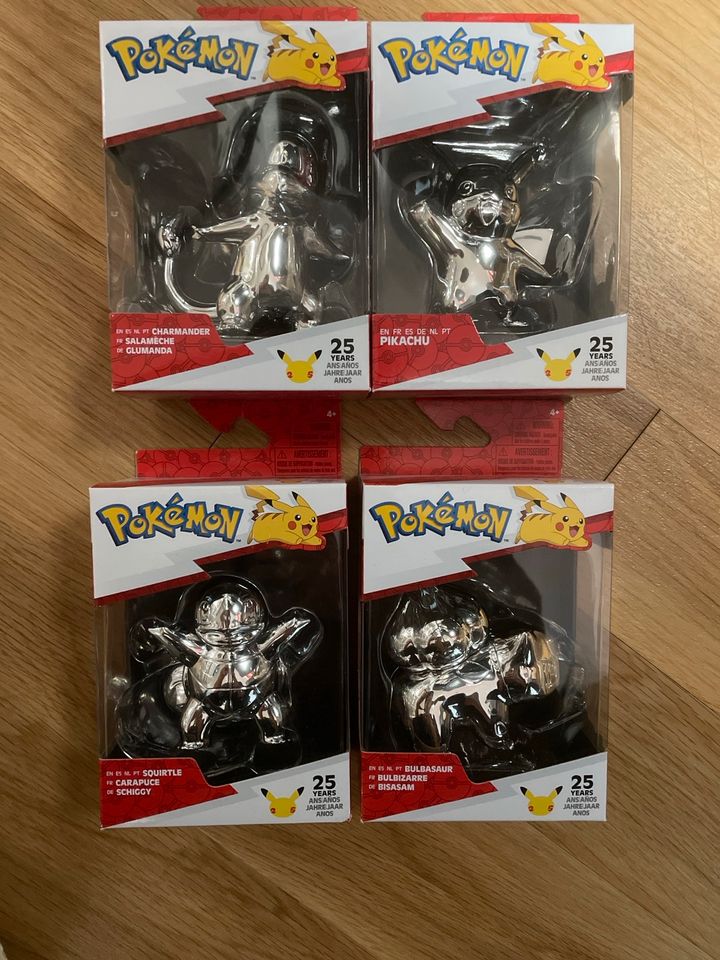 Kanto Sammelfiguren Jubiläum/Unausgepackt Pokemon in Augsburg