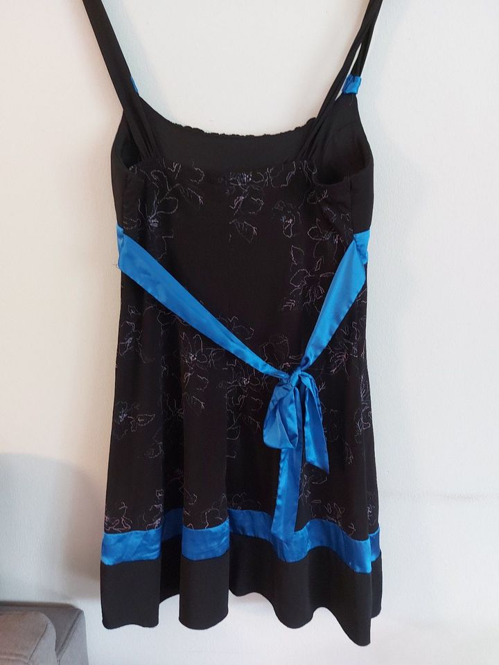 Kleid, schwarz blaues kurzes Kleid,38 40 42 L M in Nindorf