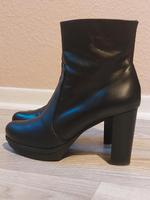 Schicke hohe Leder-Stiefeletten von UNISA, Gr. 39 Rheinland-Pfalz - Koblenz Vorschau