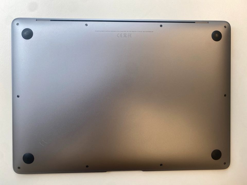 Apple MacBook Air 13“ (2019), 512GB, i5, 16GB RAM in Düsseldorf