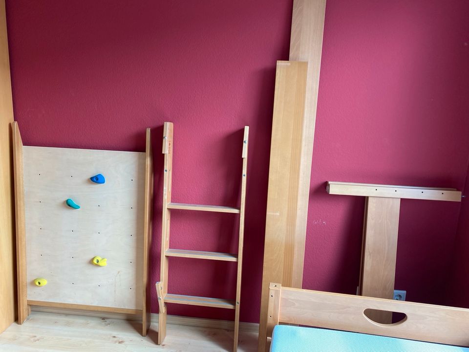 Paidi Hochbett Varietta buche, Kletterwand, Spieltunnel Matratze in Ratingen