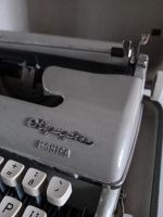 50er Jahre Olympia MONICA Schreibmaschine Nordrhein-Westfalen - Wenden Vorschau