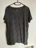 Süßes Shirt in grau mit Blümchen, Größe XL, Baumwolle, C&A Köln - Riehl Vorschau