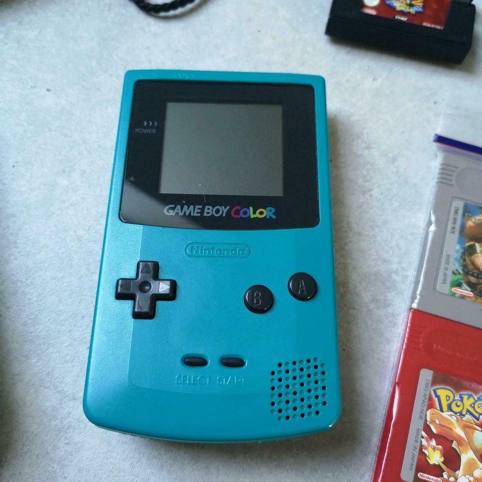 Gameboy Classic + Gameboy Color + Gameboy Advance + 27 Games in Paderborn