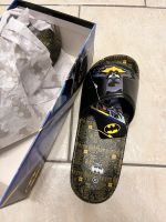 Batman Schuhe Sandalen Sandaletten Badelatschen Neu Gr.36 Nordrhein-Westfalen - Rheinberg Vorschau