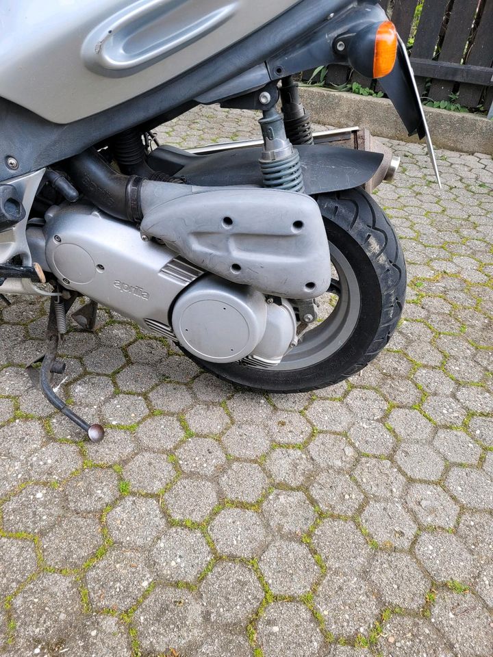 Aprilia Roller Leonardo 125 mit neuem Tüv und neuen Reifen in Regensburg