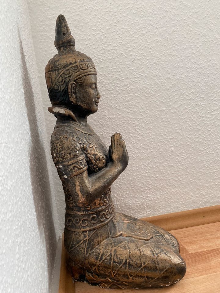 Buddha Figur Statue Zen Garten Deko Yoga Meditation Zimmer Tempel in Eggenfelden