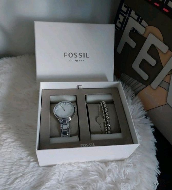 Fossil Geschenk set Silber neu Markenuhr + Armbänder fossil in Berlin