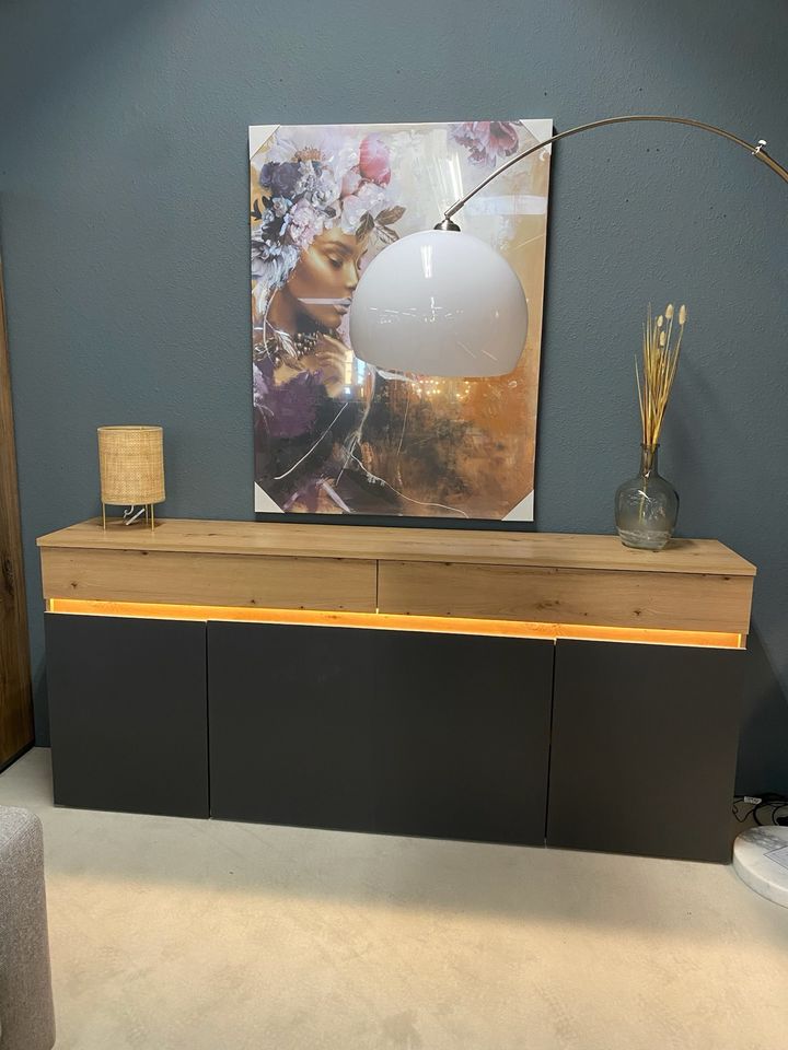 !NEU! Sideboard/Kommode Artisan Eiche inkl. Beleuchtung (9070) in Sigmaringen