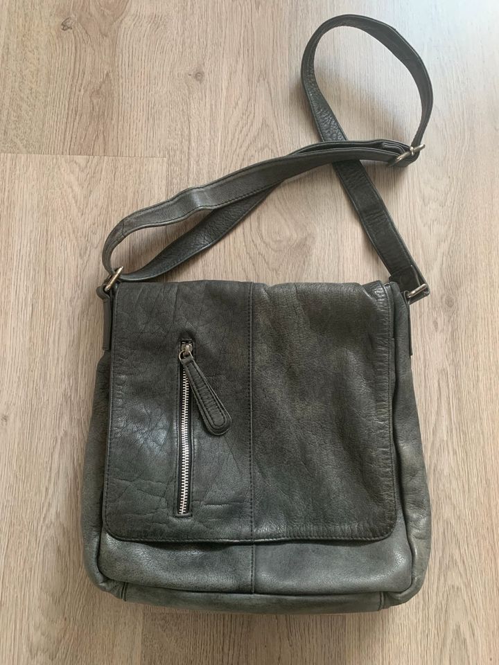 Damen Ledertasche vintage grau -schwarz in Fürstenwalde (Spree)