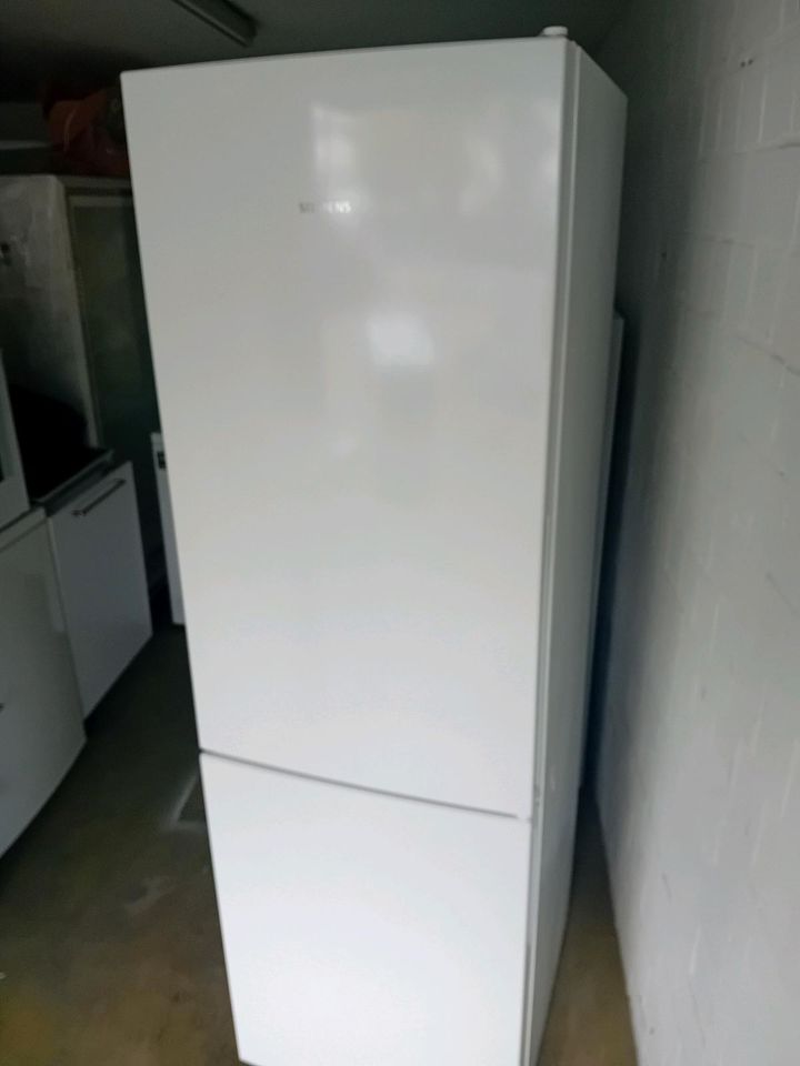 Kühlschrank A ++ inklusive Lieferung in Berlin