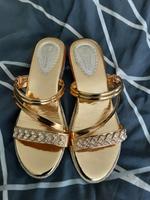 Sandalen Gr. 39, Gold Hessen - Fulda Vorschau