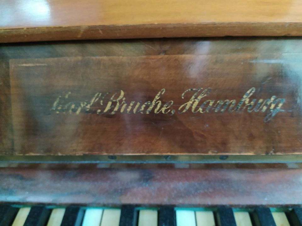 Klavier Karl Bruche Hamburgi i.O. Klavier von Karl Bruche Hamburg in Molfsee