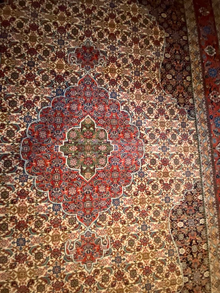 Großer Orient Teppich in Essen