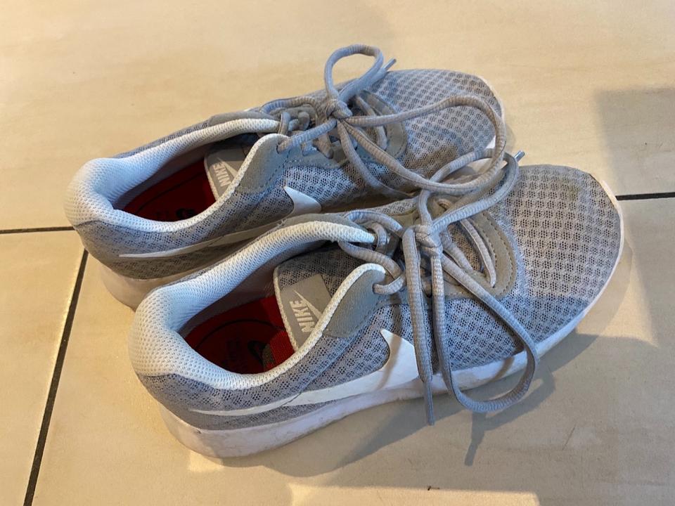 Nike mädchen tanjun sale