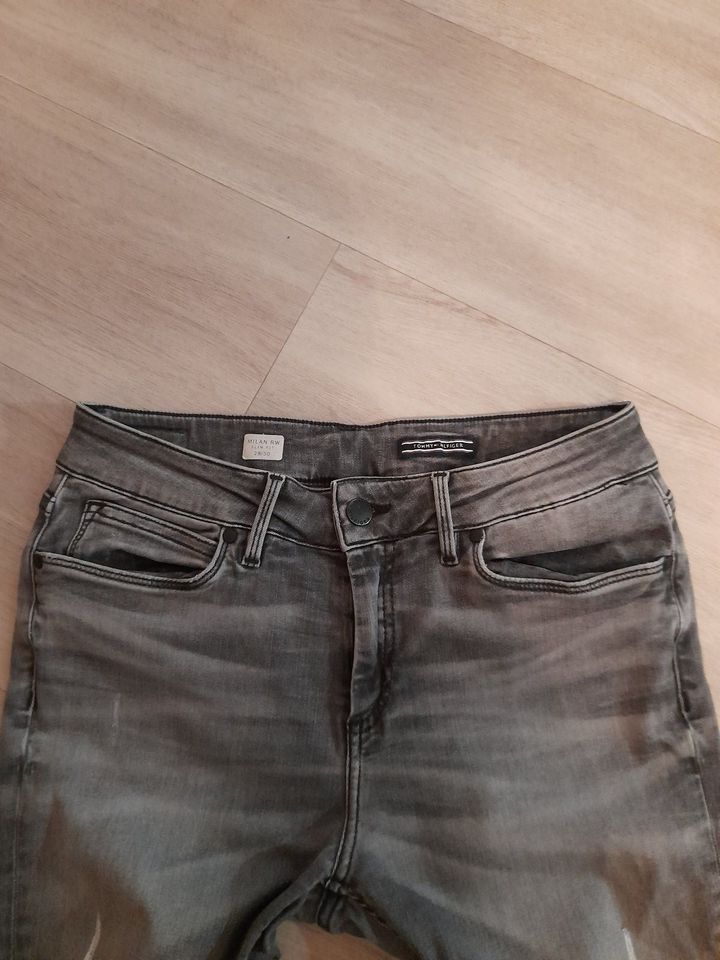 Tommy Hilfiger Jeans,milan RW,grau,w.neu,Gr.28/30=36,VK 100 € in  Niedersachsen - Norden | eBay Kleinanzeigen ist jetzt Kleinanzeigen