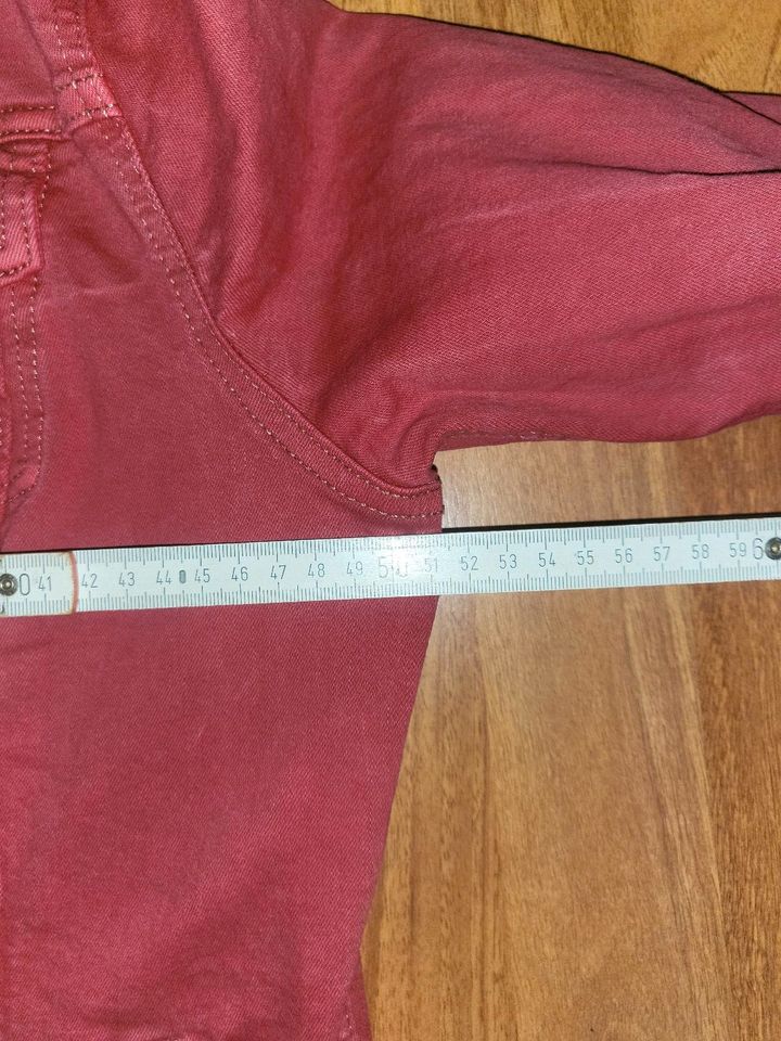 Stretch Jeans Jacke Rot Größe 42/44 in Berlin