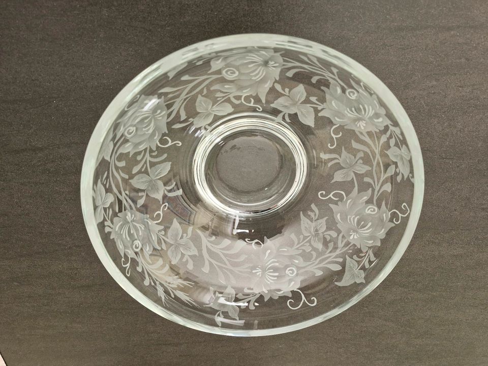 Hochwertige, handgeschliffen Glasschale aus dtsch. Glasmanufaktur in Bensheim