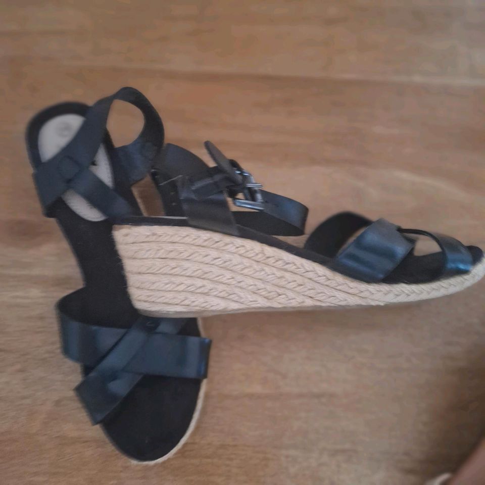 Sandalen Damen gr 38 mit Keilabsatz in Ludwigshafen