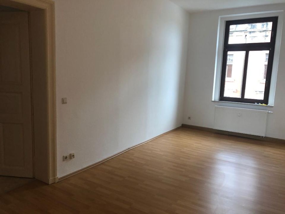 3-Zimmer-Wohnung mit Balkon u. sep. WC, neue Therme - ab sofort in Falkenstein/Vogtland