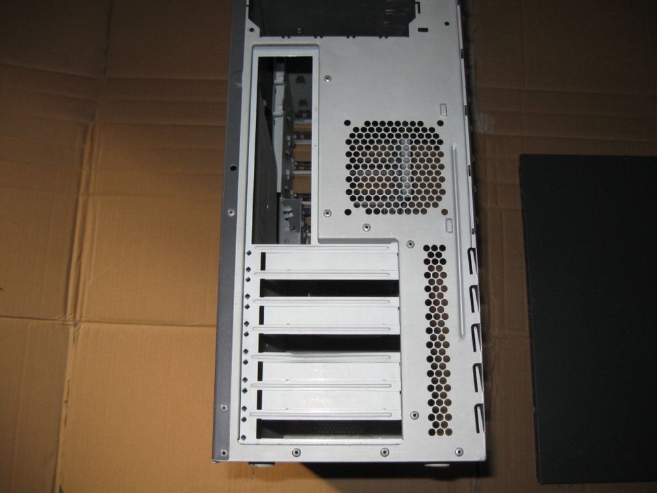 PC Gehäuse Fujitsu Siemens Scaleo 800 ca. H49 x B19 x L49cm in Neumünster