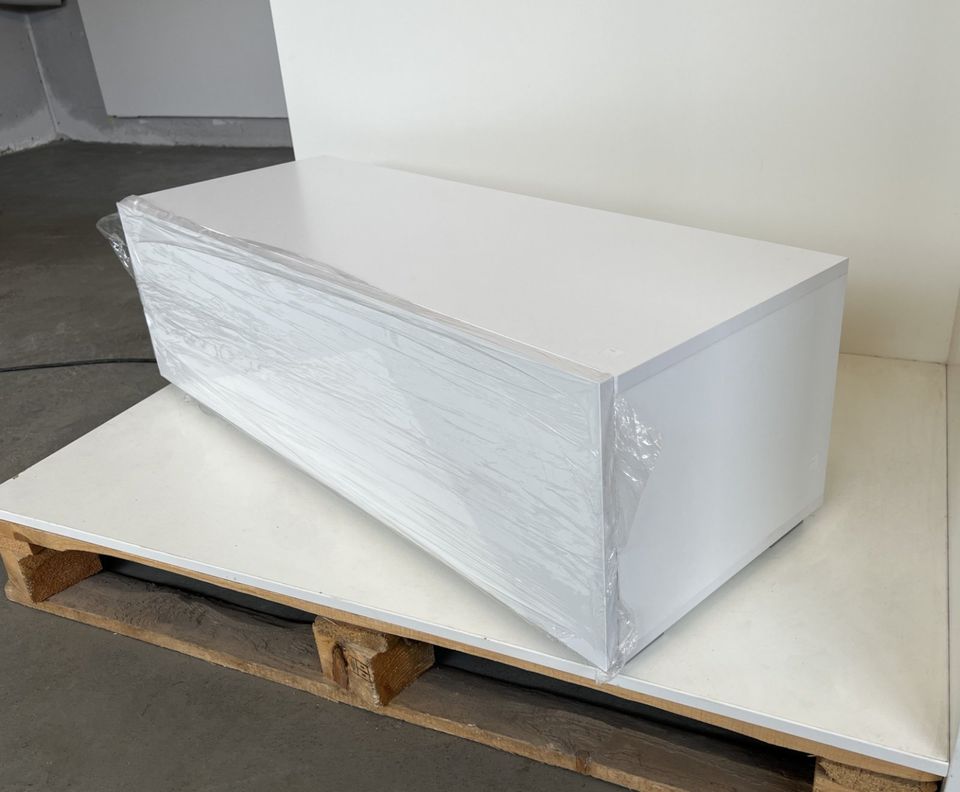 TV Board/ Lowboard/ Flurschrank (100 cm) in Weiß in Herborn