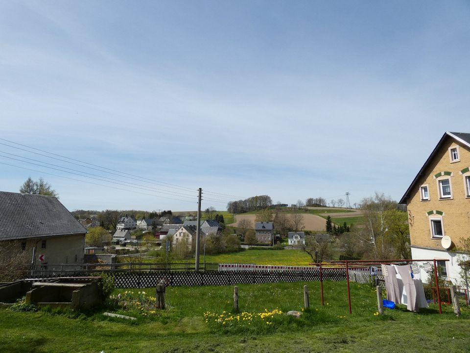 Schönes Gartengrundstück (595 m²) mit kl. Bungalow, Garage & tollem Blick in Auerbach, Nähe Chemnitz in Auerbach