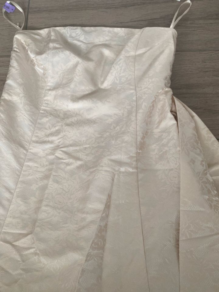 Kleid Cocktailkleid Creme Zero in 42 in Salzhausen