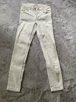 Jeans weiß Größe 34 Hessen - Kirtorf Vorschau