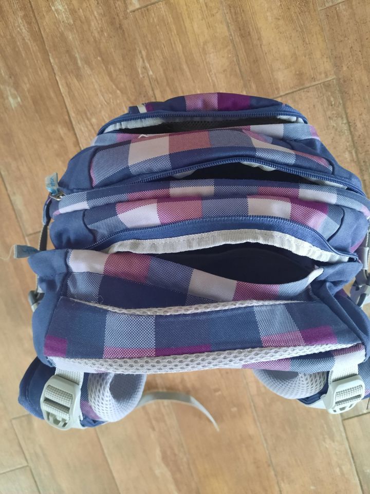 Satch Schulrucksack Pack,, Berry Carry  blau lila kariert in Wackersdorf