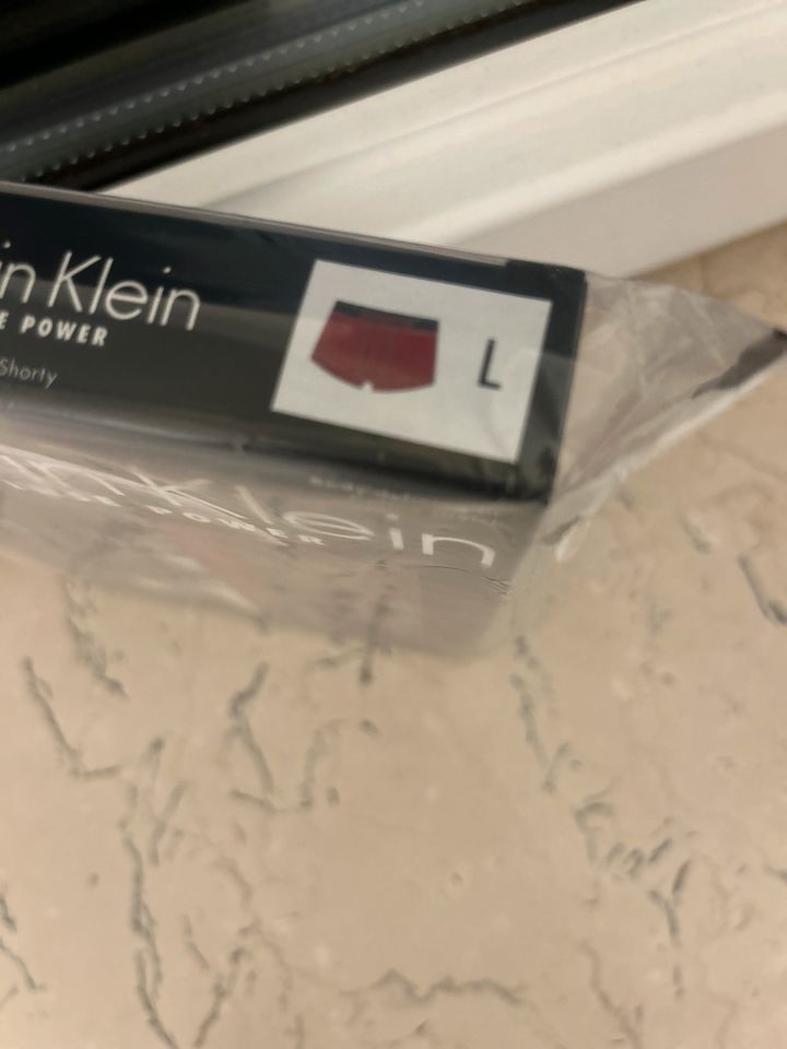 Calvin Klein Unterwäsche in Größe L original verpackt! Rot! in Bochum