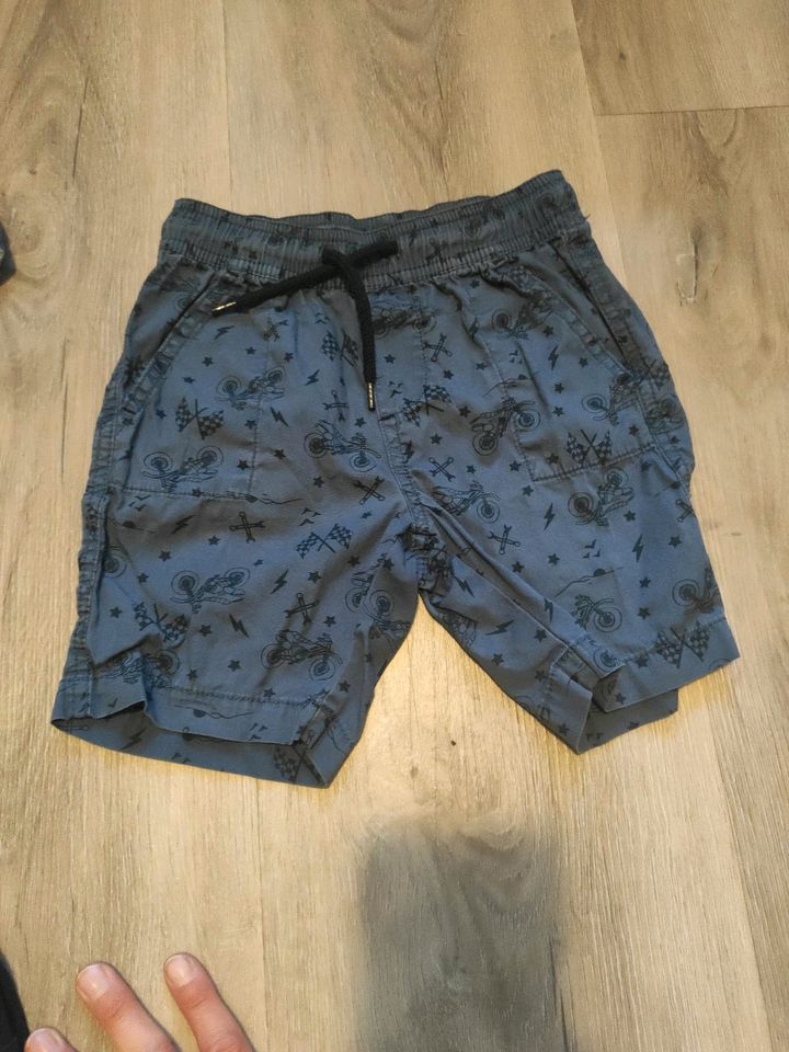 Kurze Kindershorts Größe 94 in Uetersen