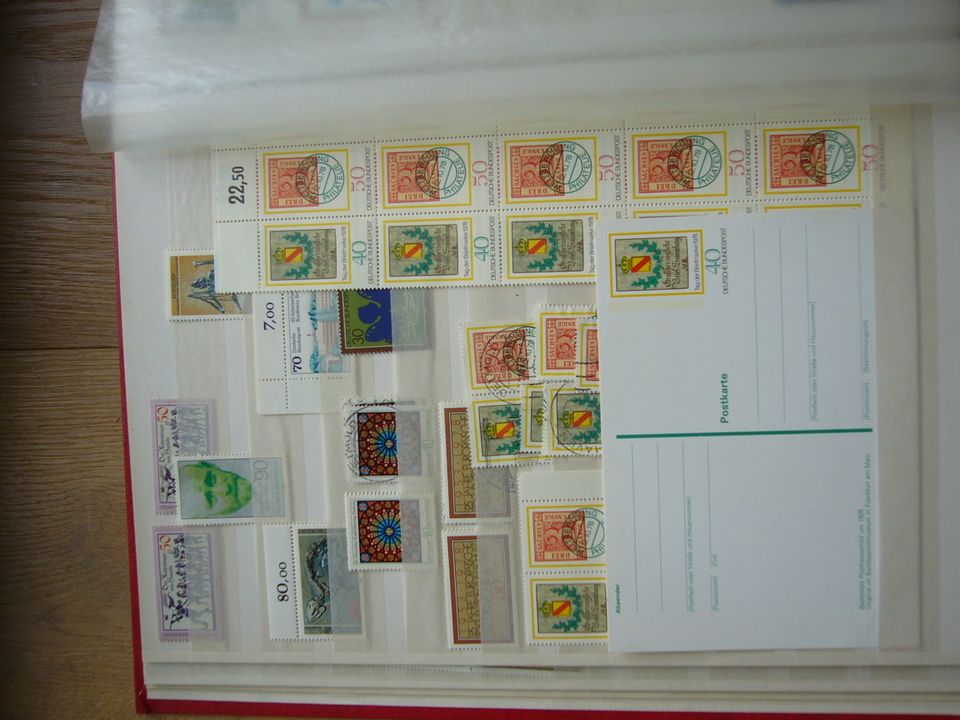 Briefmarken BR Deutschland 1977 bis 1987, Rotes Briefmarkenalbum in Bad Lippspringe